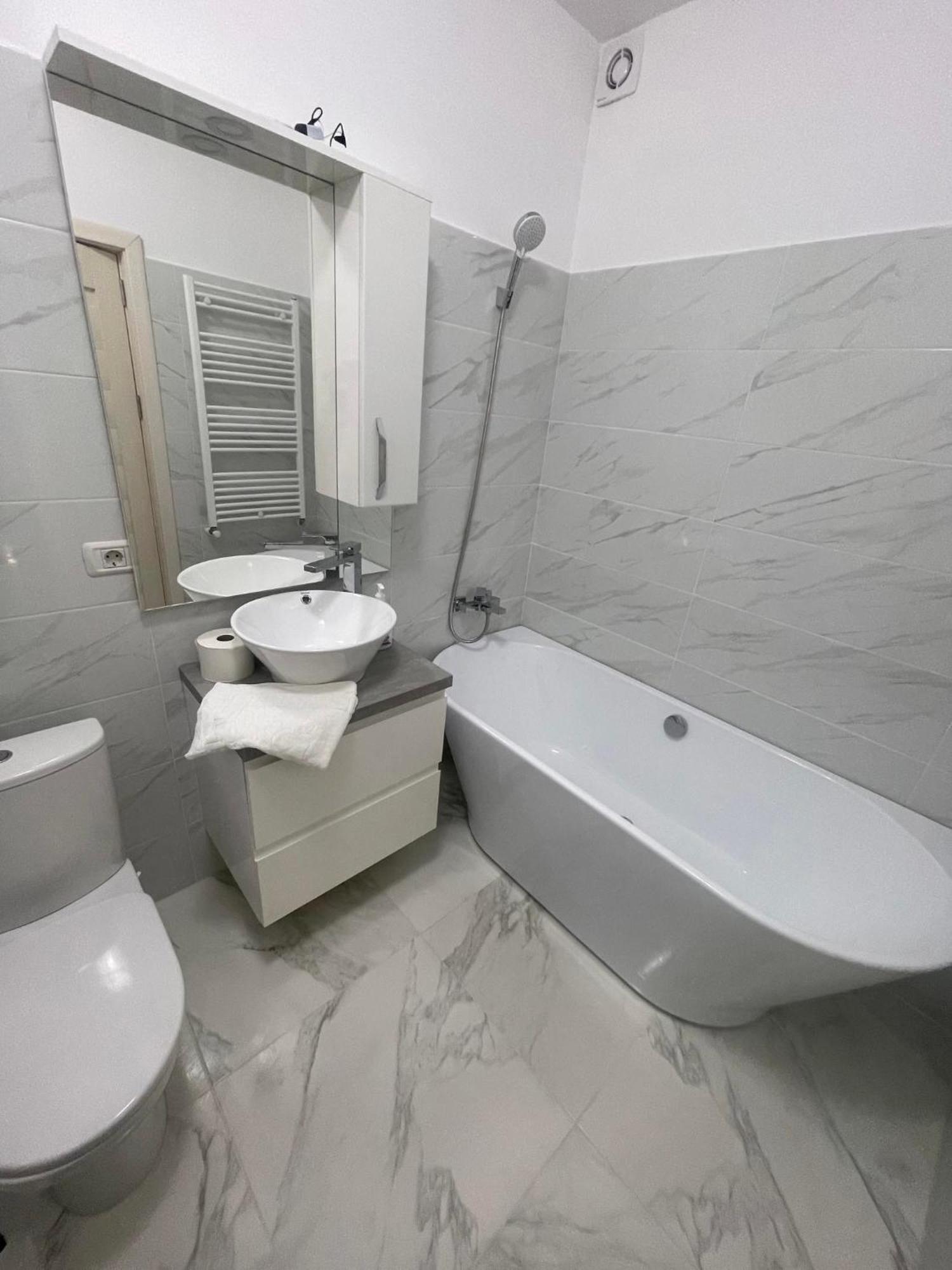 Luxury Apartment Piteşti Exterior foto
